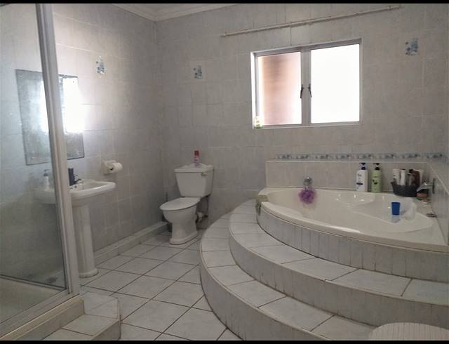 6 BEDROOM HOUSE FOR SALE IN ATHLONE PARK